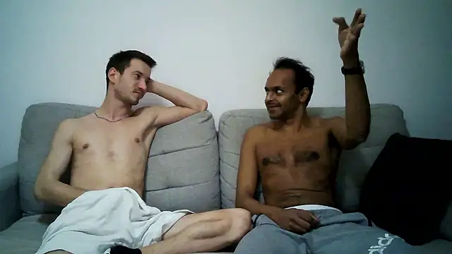 Snapshot of batschi0512 chatting on February 4, 4:18 am batschi0512 online show from February 4, 4:18 am