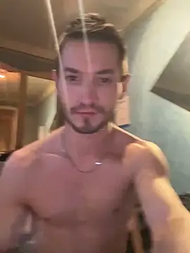 Snapshot of batschi0512 chatting on February 11, 3:44 am batschi0512 online show from February 11, 3:44 am