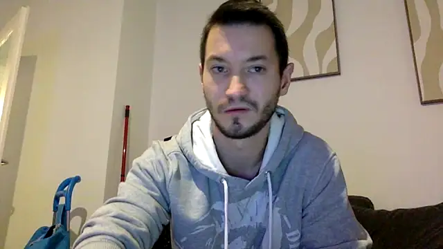 Snapshot of batschi0512 chatting on February 13, 7:21 pm batschi0512 online show from February 13, 7:21 pm