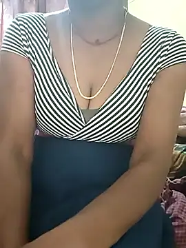 Snapshot of Meena_Meenakshi chatting on February 13, 10:11 am Meena Meenakshi online show from February 13, 10:11 am