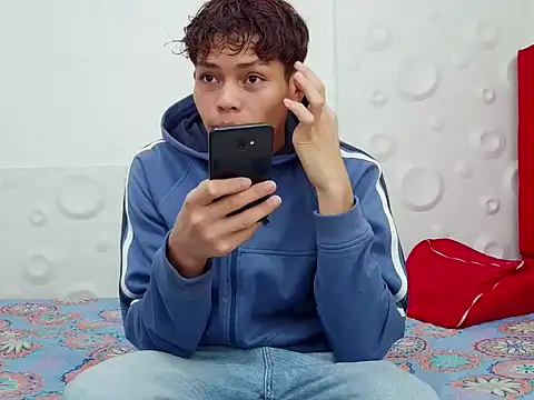 brosscams2025 online show from January 13, 1:33 am