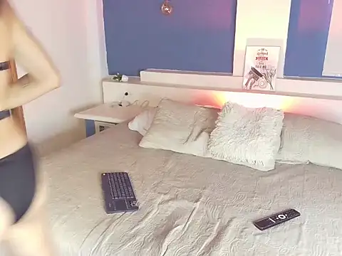 CattaleyaEvans  online show from January 16, 12:31 pm