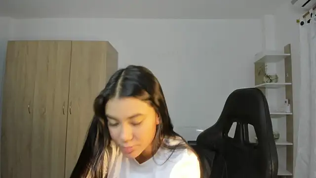 Snapshot of celestes777 chatting on January 5, 6:44 pm celestes777 online show from January 5, 6:44 pm