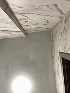 Snapshot of BlondeHott chatting on February 11, 6:29 am BlondeHott online show from February 11, 6:29 am