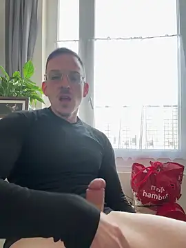 Snapshot of german_guy_sexy chatting on March 23, 9:57 am german guy sexy online show from March 23, 9:57 am