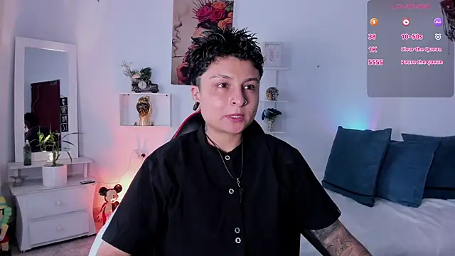 Zury Ramirez online show from February 8, 8:23 pm