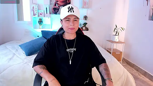 Zury Ramirez online show from March 14, 7:19 pm