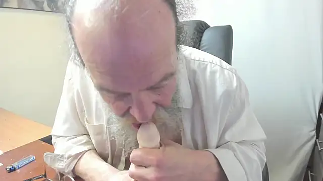 Uncle Hottie online show from March 1, 4:25 am