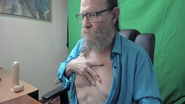 Uncle Hottie online show from March 10, 5:18 pm