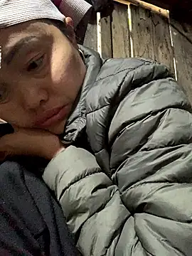 Snapshot of hinicky-0 chatting on January 16, 2:15 am hinicky-0 online show from January 16, 2:15 am