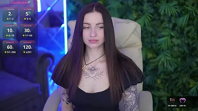 AlexaFleur online show from May 17, 7:10 pm