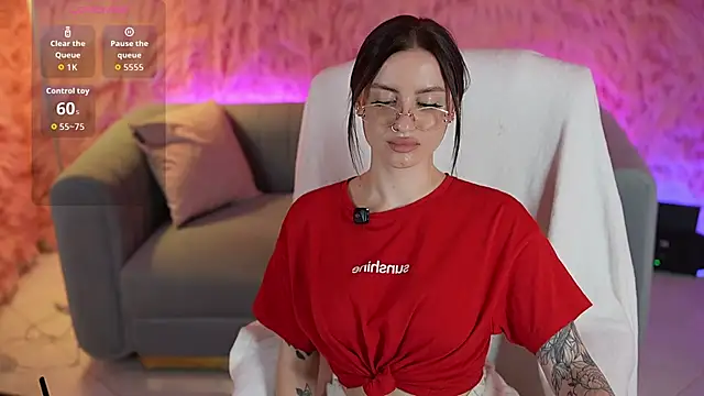 AlexaFleur online show from June 26, 1:04 pm
