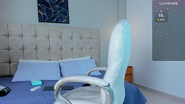 Mia dolls18 online show from March 13, 8:15 pm