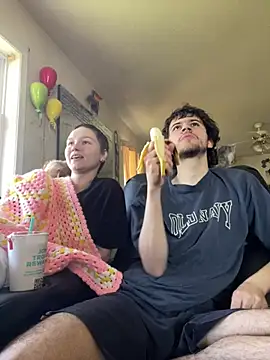 SugarNCinnamon online show from March 8, 6:23 pm