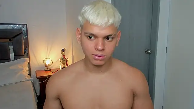 Snapshot of stefan_leenox chatting on February 13, 2:24 pm stefan leenox online show from February 13, 2:24 pm