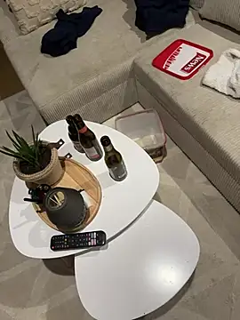 Iconnue online show from February 12, 11:44 pm