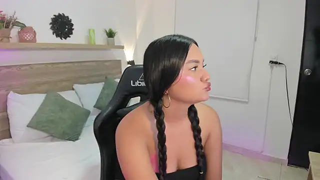 mara08  online show from February 4, 3:34 am