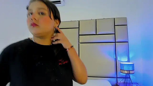 alejandra loppez online show from February 20, 7:36 pm