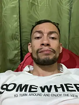 TyagoRoberts  online show from February 4, 2:50 am