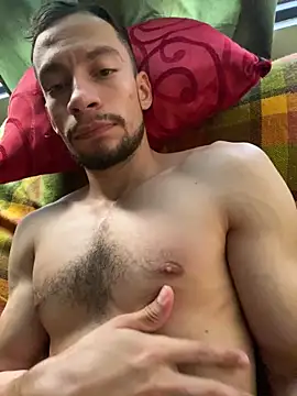 TyagoRoberts  online show from February 6, 9:51 pm