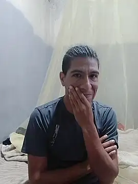 Snapshot of Rodrigohernan19 chatting on May 17, 9:17 am Rodrigohernan19 online show from May 17, 9:17 am
