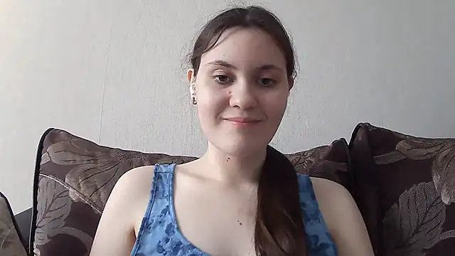 Snapshot of LanaLive chatting on April 24, 5:43 am LanaLive online show from April 24, 5:43 am