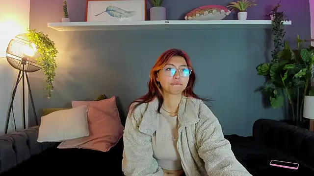 Snapshot of Kira_Exe_ chatting on March 31, 11:32 am Kira Exe online show from March 31, 11:32 am