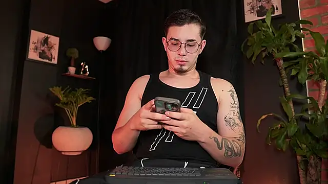 Leo Valmore online show from February 3, 12:42 am