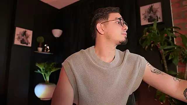 Leo Valmore online show from February 6, 12:48 am