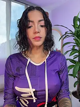 Snapshot of SofyDreammy chatting on May 3, 6:25 pm SofyDreammy online show from May 3, 6:25 pm