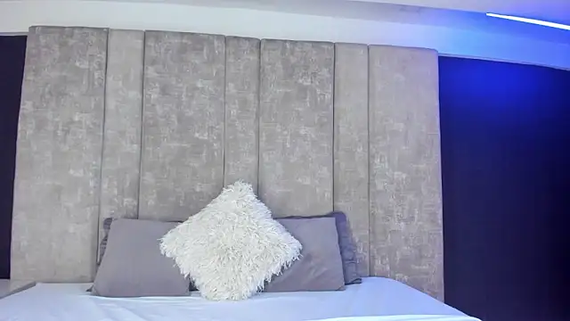 Snapshot of VictoriaCherry chatting on February 7, 3:10 am VictoriaCherry online show from February 7, 3:10 am