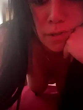 Snapshot of daaibabyxxx chatting on March 3, 11:27 am daaibabyxxx online show from March 3, 11:27 am