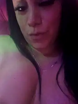 Snapshot of daaibabyxxx chatting on May 2, 10:53 am daaibabyxxx online show from May 2, 10:53 am