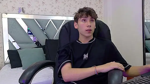 Liam Noxx online show from January 6, 12:25 am