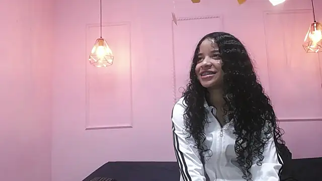 Snapshot of sofia1sweet chatting on March 27, 1:55 pm sofia1sweet online show from March 27, 1:55 pm