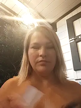 Snapshot of Pxetiteblonde1 chatting on April 23, 2:19 pm Pxetiteblonde1 online show from April 23, 2:19 pm