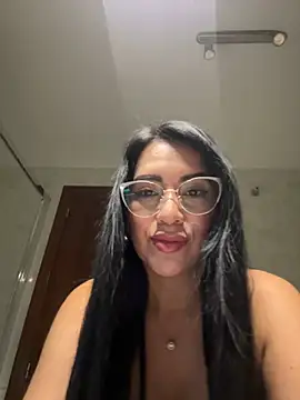 Snapshot of nataliia_queen_ chatting on February 10, 1:21 am nataliia queen online show from February 10, 1:21 am