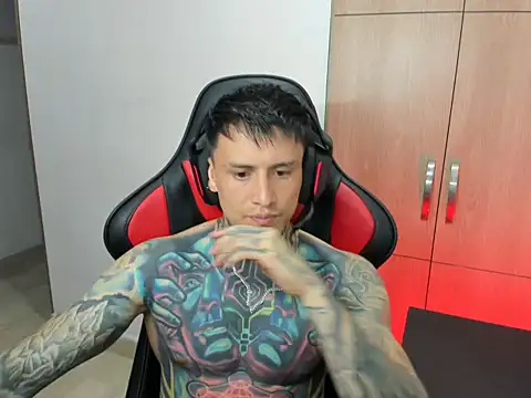 Chrissblack online show from April 4, 1:15 am