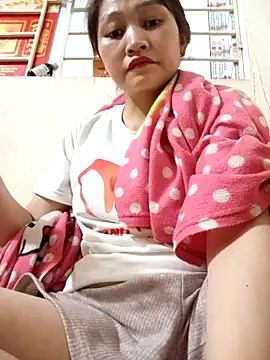 yumyum112 online show from March 23, 2:10 pm