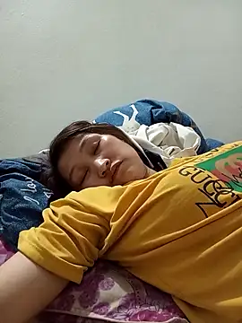 yumyum112 online show from March 28, 3:11 pm