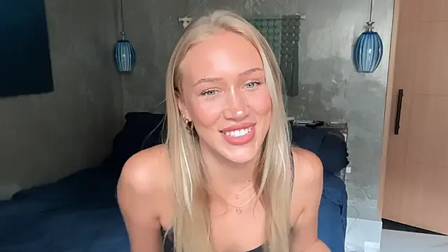 Snapshot of livsslife chatting on February 5, 3:11 am livsslife online show from February 5, 3:11 am