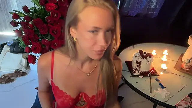 Snapshot of livsslife chatting on February 15, 7:51 am livsslife online show from February 15, 7:51 am