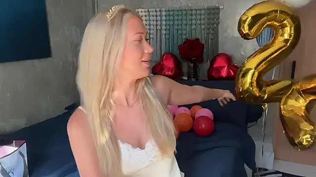 Snapshot of livsslife chatting on March 31, 1:18 am livsslife online show from March 31, 1:18 am