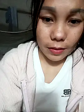 vanvan005 online show from May 10, 1:49 pm