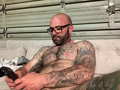 Snapshot of calimeatstick chatting on February 14, 4:09 am calimeatstick online show from February 14, 4:09 am