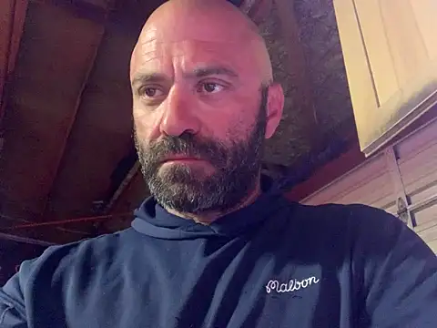 Snapshot of calimeatstick chatting on March 29, 11:43 am calimeatstick online show from March 29, 11:43 am