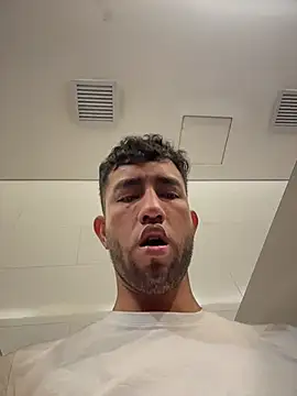 liam bronw online show from April 2, 4:04 pm