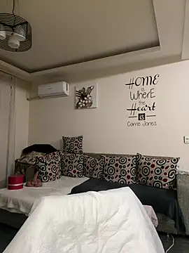 IRISWHITE17 online show from February 9, 5:44 am