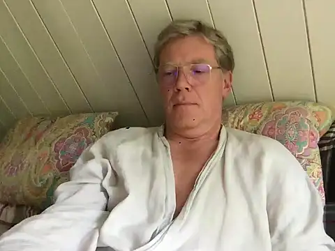 Snapshot of abibull chatting on May 16, 8:44 am abibull online show from May 16, 8:44 am
