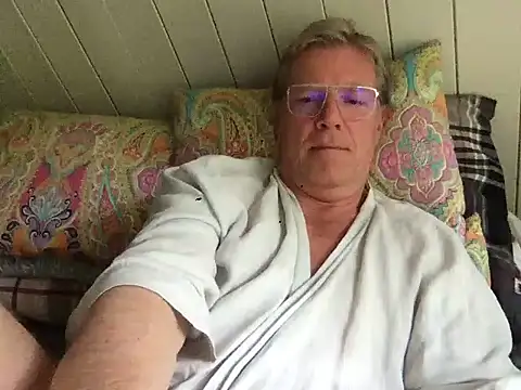 Snapshot of abibull chatting on May 17, 8:12 am abibull online show from May 17, 8:12 am